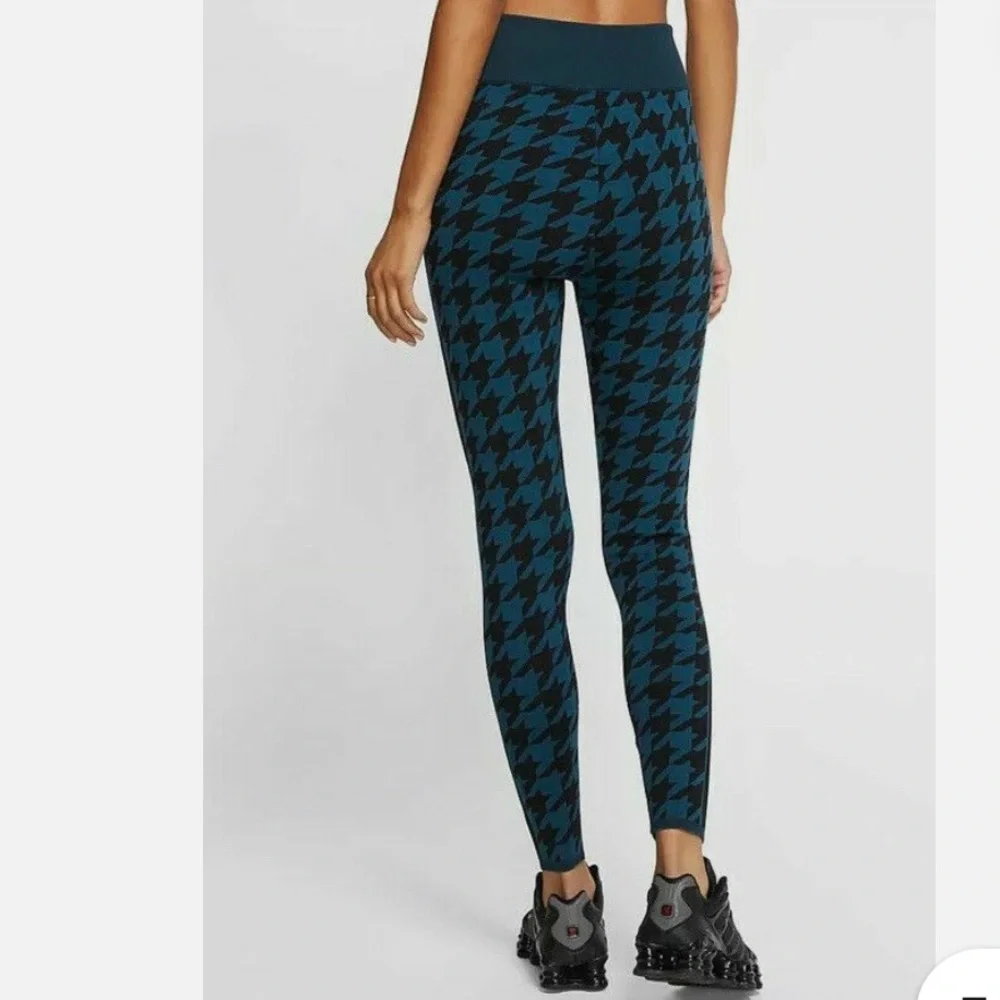 NIKE ATHLETIC KNIT HOUNDSTOOTH WINTER TIGHTS PANTS NWOT - Picture 3 of 3